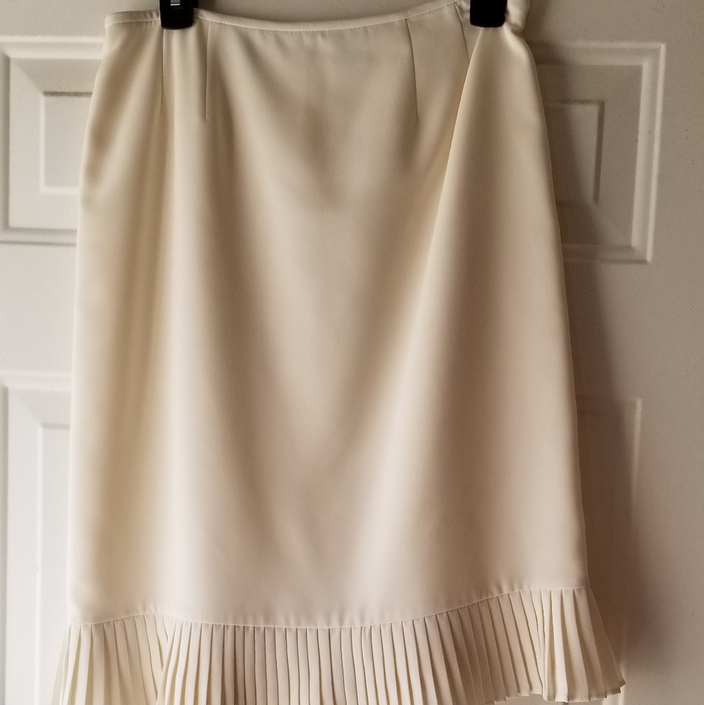 Le Suit Off white Skirt